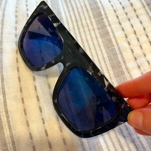 QUAY Australia cafe racer sunglasses